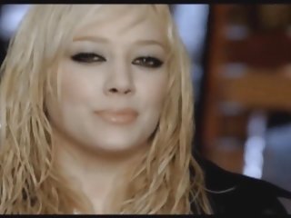 Hilary duff cumming hilary laulab ta on era-porno naisi üle 40